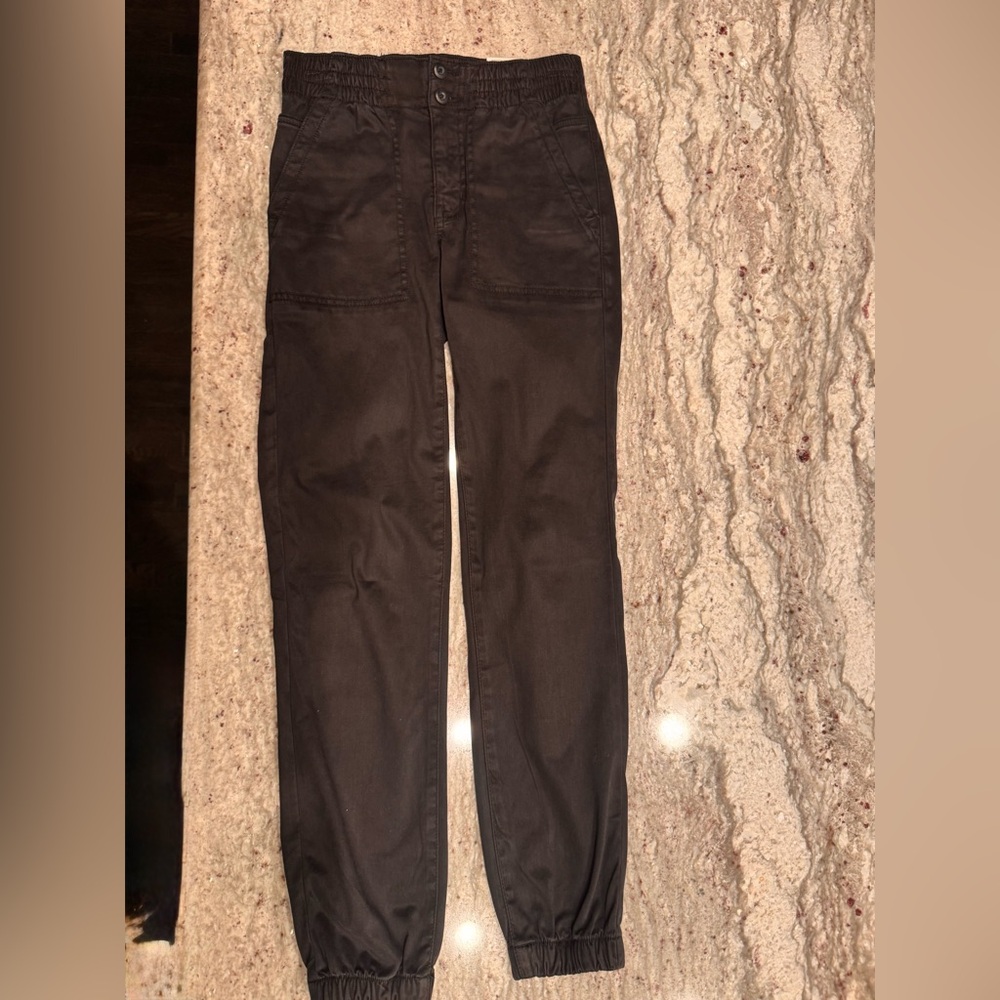 NWT 
American Eagle Joggers